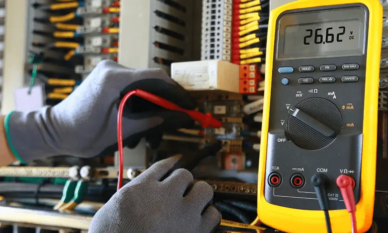 wyłączniki różnicowoprądowe, zasilanie gniazd, rozplanować instalację elektryczną