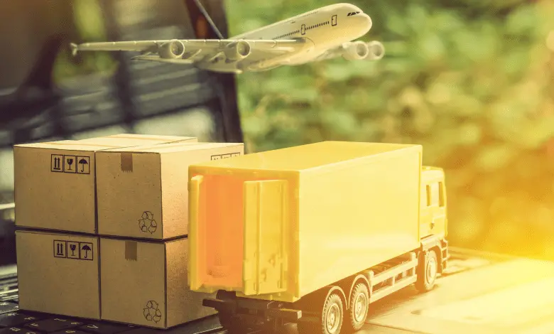 usługi spedycyjnej, usług transportowych, organizowaniu przewozu ładunków