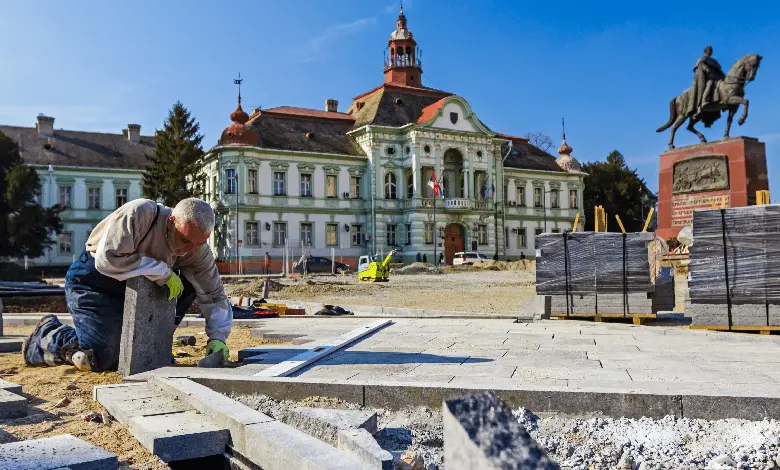 transport materiałów, praca wymaga częstego schylania, pracy narzędzia, czym się zajmuje brukarz