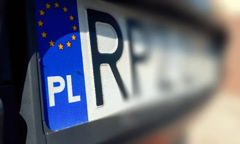 Prawo o ruchu drogowym, dowodzie rejestracyjnym, przerejestrowanie pojazdu, podanie danych osobowych
